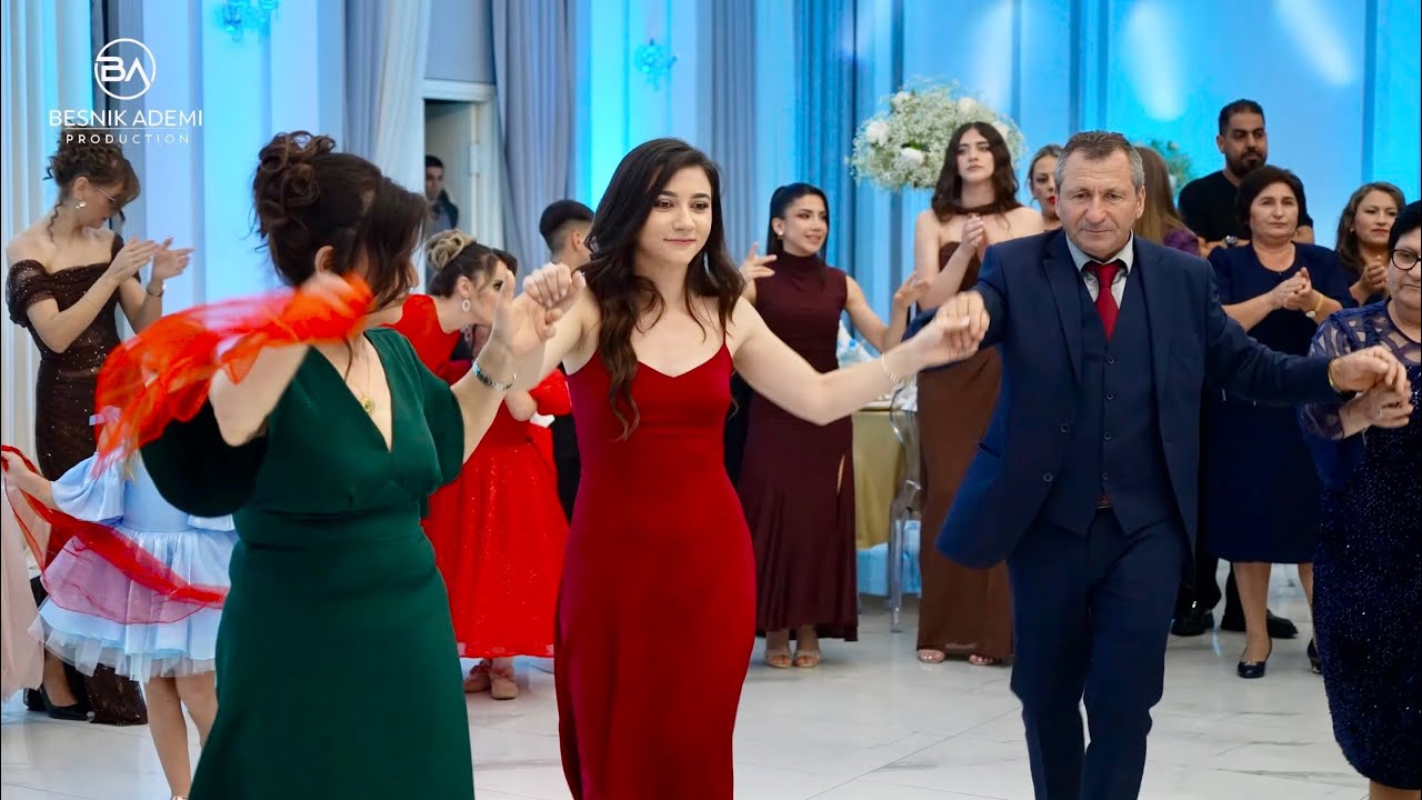 Sindi Yzeiri Gezim Dervishi Armand Qafa - Hapja e Dasmës nga I Zoti i Shtëpisë Mamaja dhe Motra