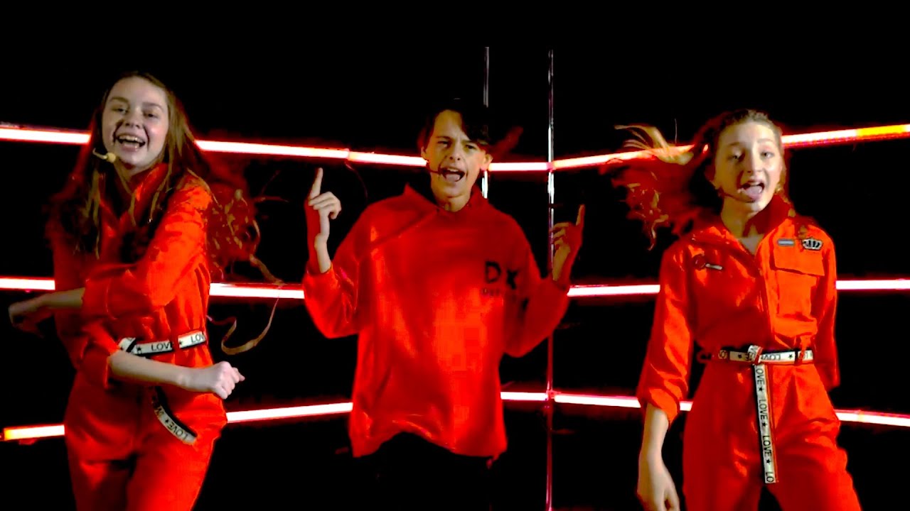 Давай (cover на трио AVA) - современная песня для подростков с бесплатной минусовкой.