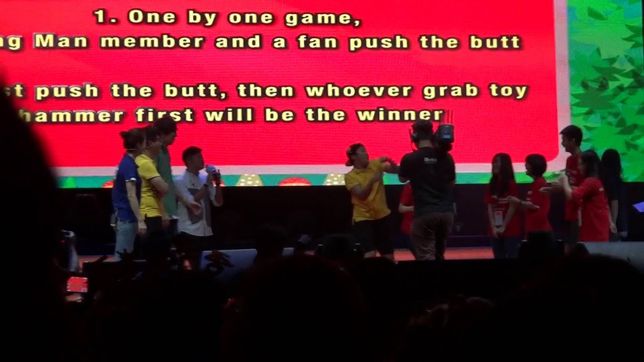[Fancam] 141101 Running Man in Malaysia - Push the Butt Game