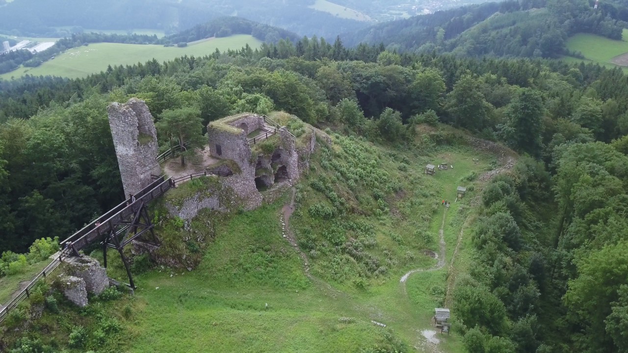 Zřícenina hradu Zubštejn - DJI Mavic Pro