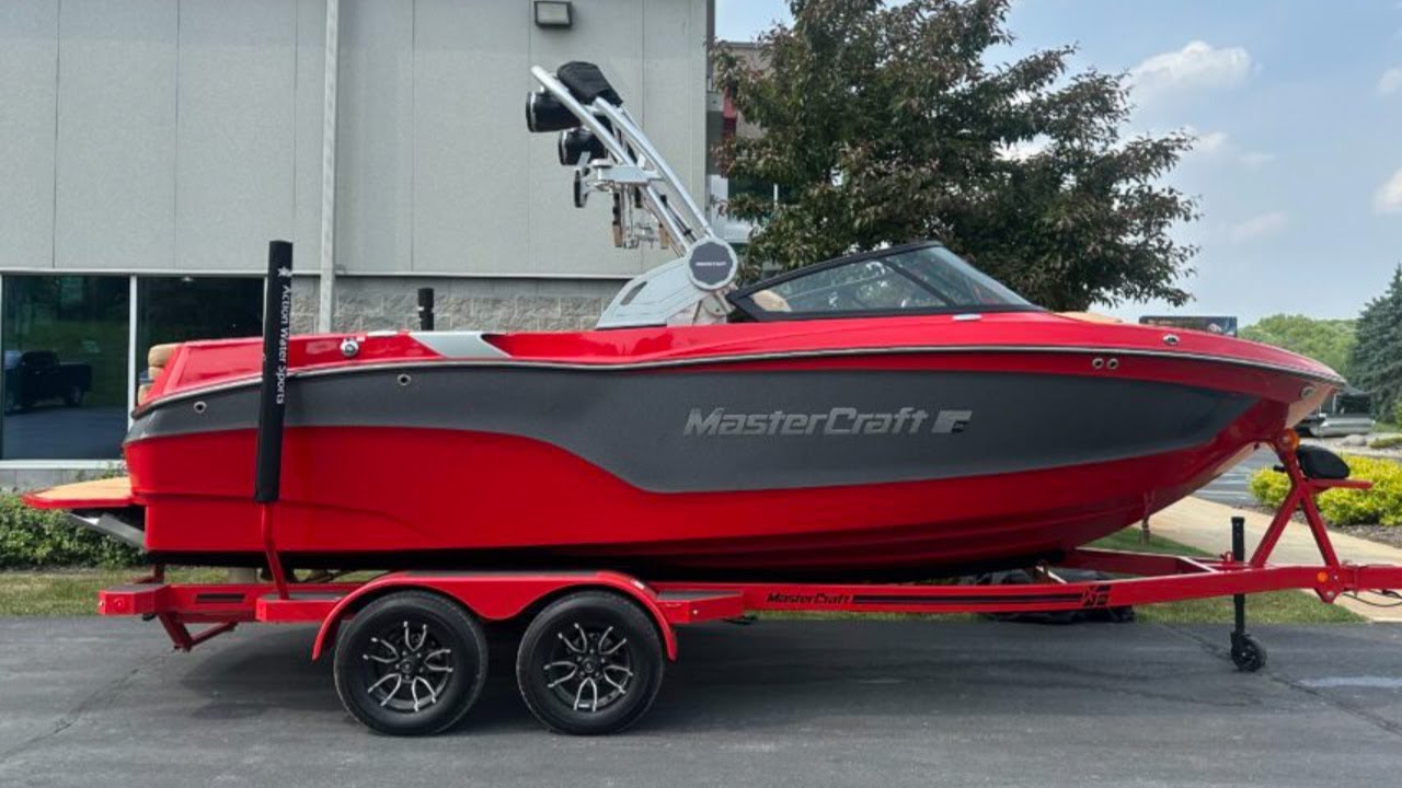 FOR SALE: 2025 MasterCraft XT22T - C7FZ5