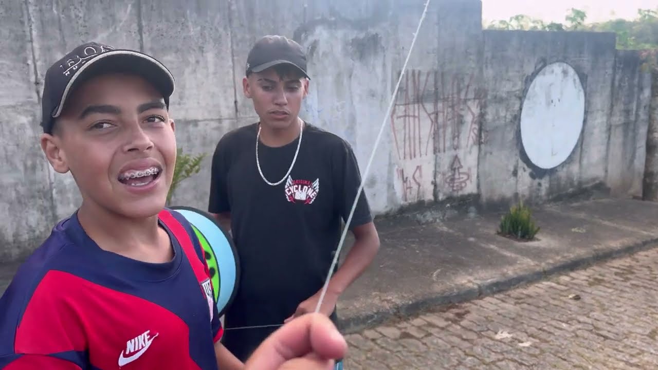 SOLTANDO PIPA DE BAMBU NA LOJA DO PORCAO PIPAS COM A MELHOR LINHA CHILENA COICE DE MULA