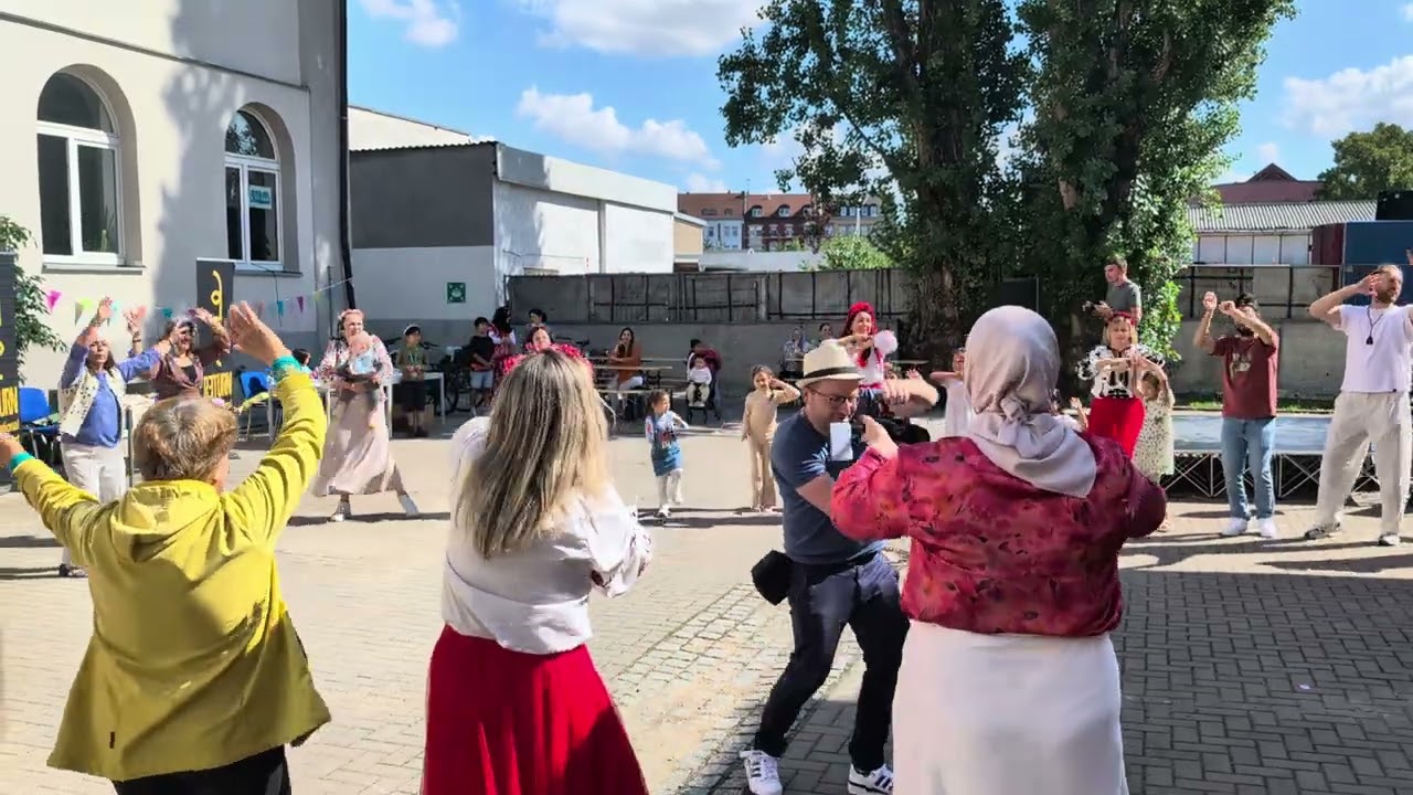 Internationales Fest „Brücken der Vielfalt“in ErfurtMit der Tanzgruppe „Ukrainochki“