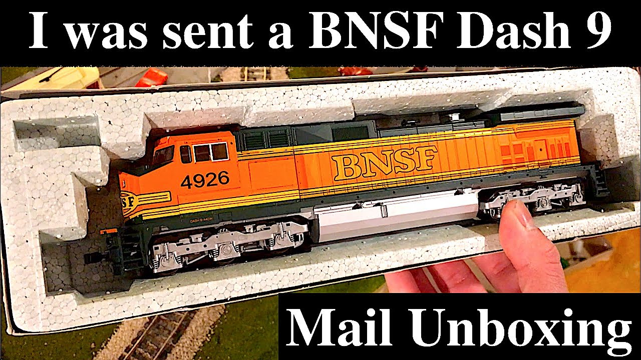Someone sent me a Kato BNSF Dash 9