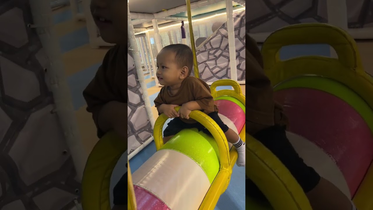 Evano dan zhian, bermain di Funtopia queencity mall