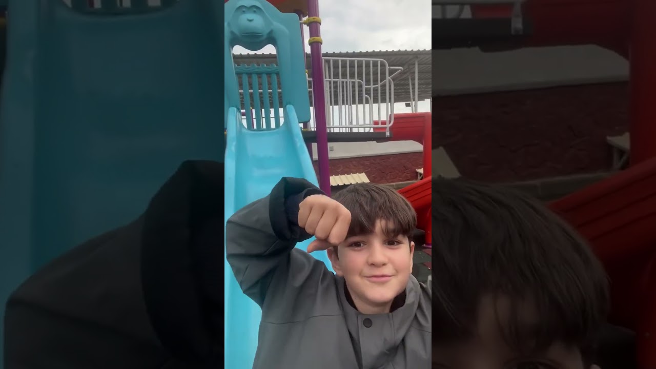 Arkadaşlar ordu evinde akrobasik hareketler yapıyoruz