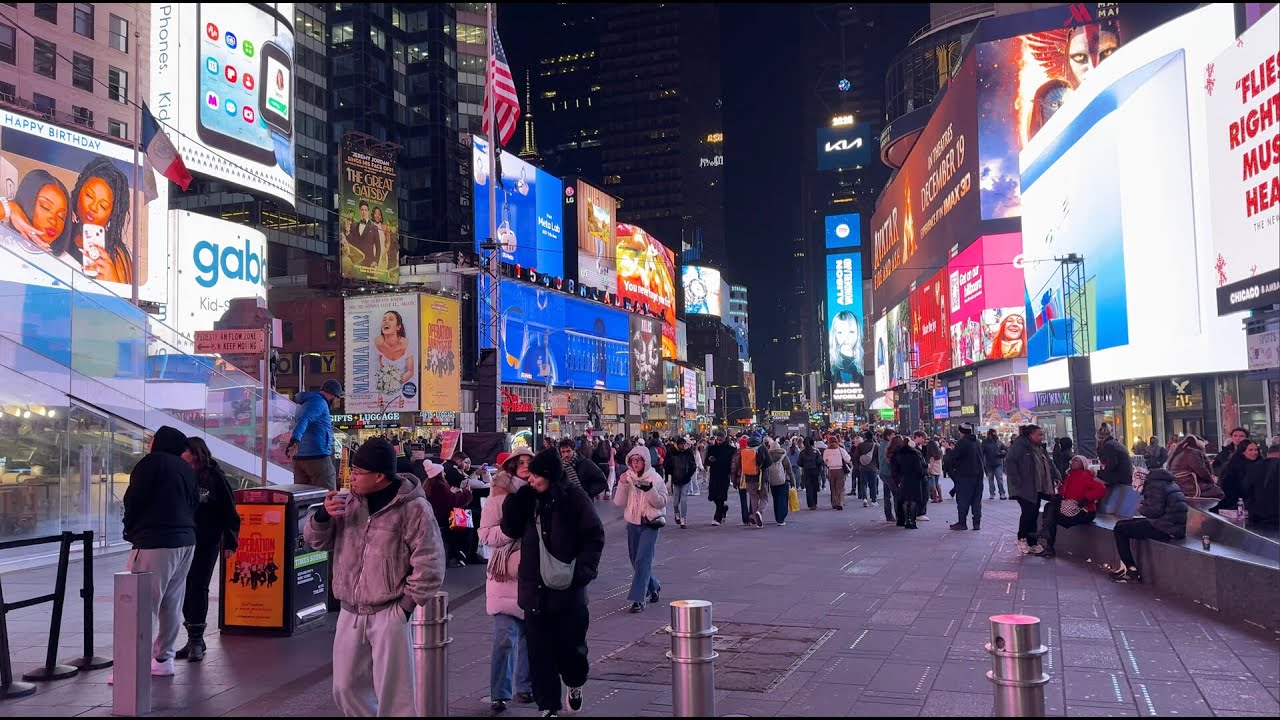 Times Square Night Life 4K POV Walk 🇺🇸 | New York City After Dark Real Street Experience