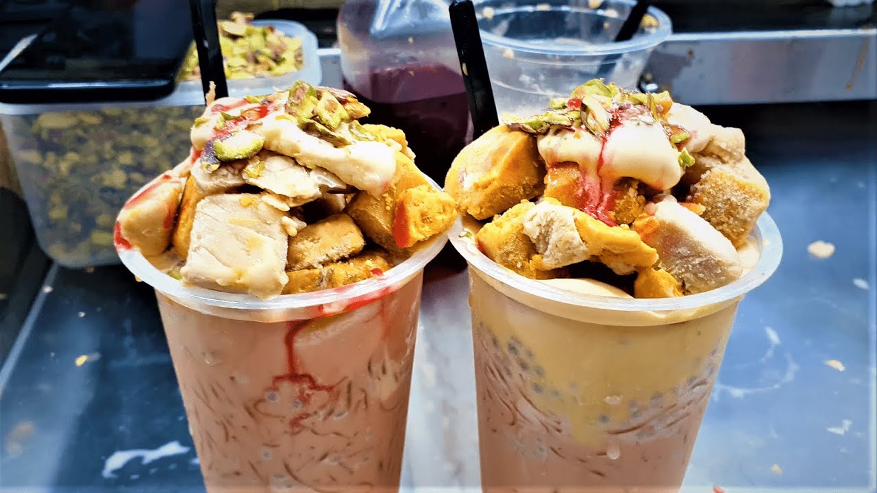 THE INSIDE OF BABA FALOODA | INDIA'S MOST FAMOUS FALOODA | Indian Street Food