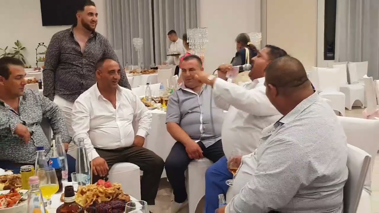 GRÓFO  ÉLŐ HALLGATÓ - SZERETEM A TESTVÉREKET