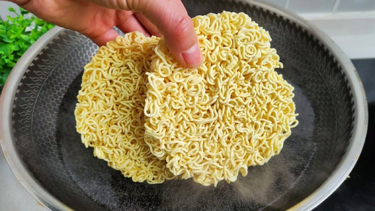 煮方便面最忌水开下锅煮，教你正确方法，煮出来弹性好，不油腻 | 方便面做法