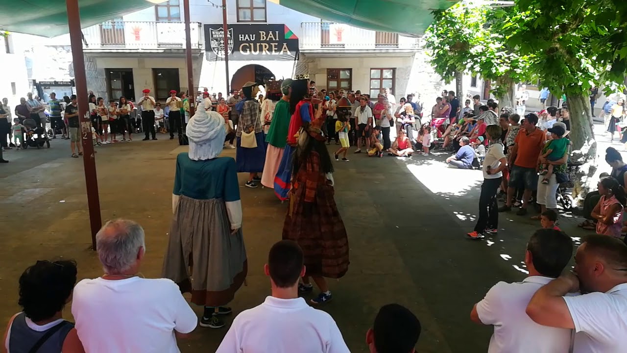 Uharte arakil gigantes txikis San Juan 2018