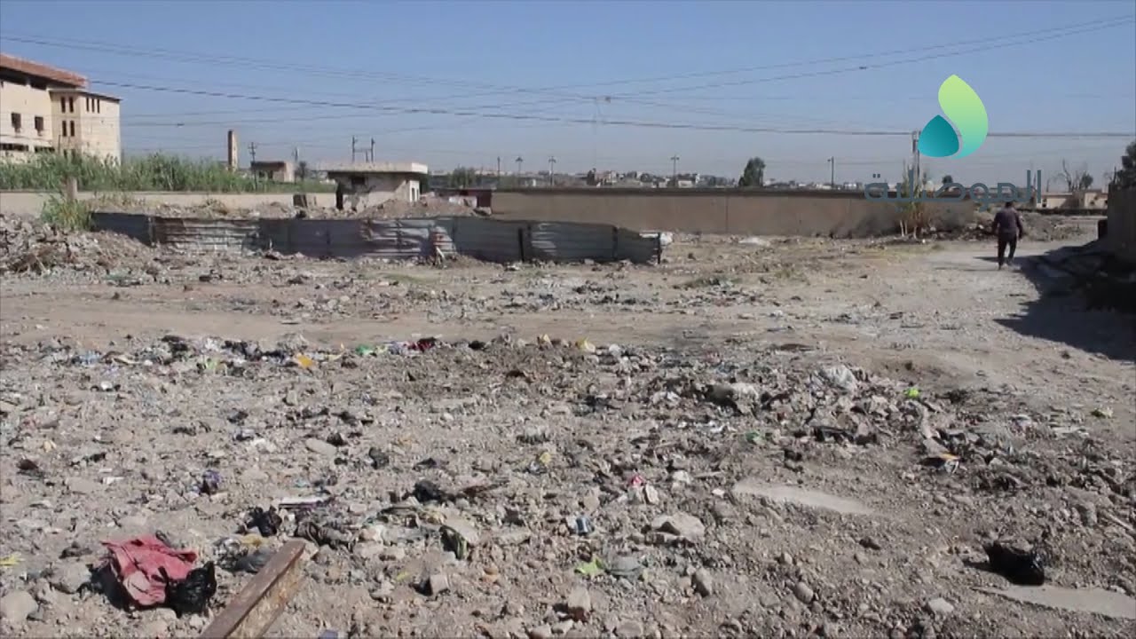 المواطنون في دور السكك بالموصل القديمة يطالبون بمعالجة الضربة الجوية في احد الطرق الرئيسية وتبليطها
