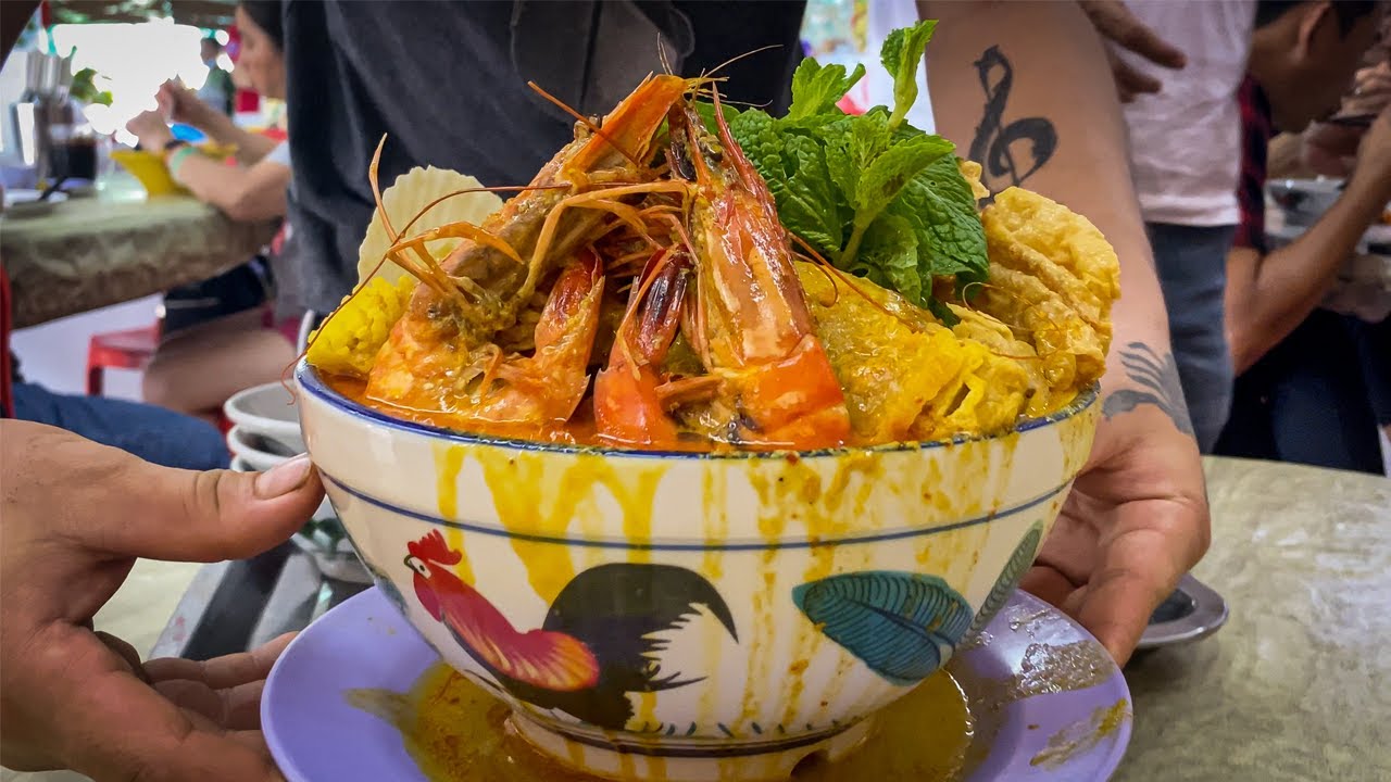 Drool Worthy Malaysian Food - Volcano Curry Mee | Little Jungle Coffee House