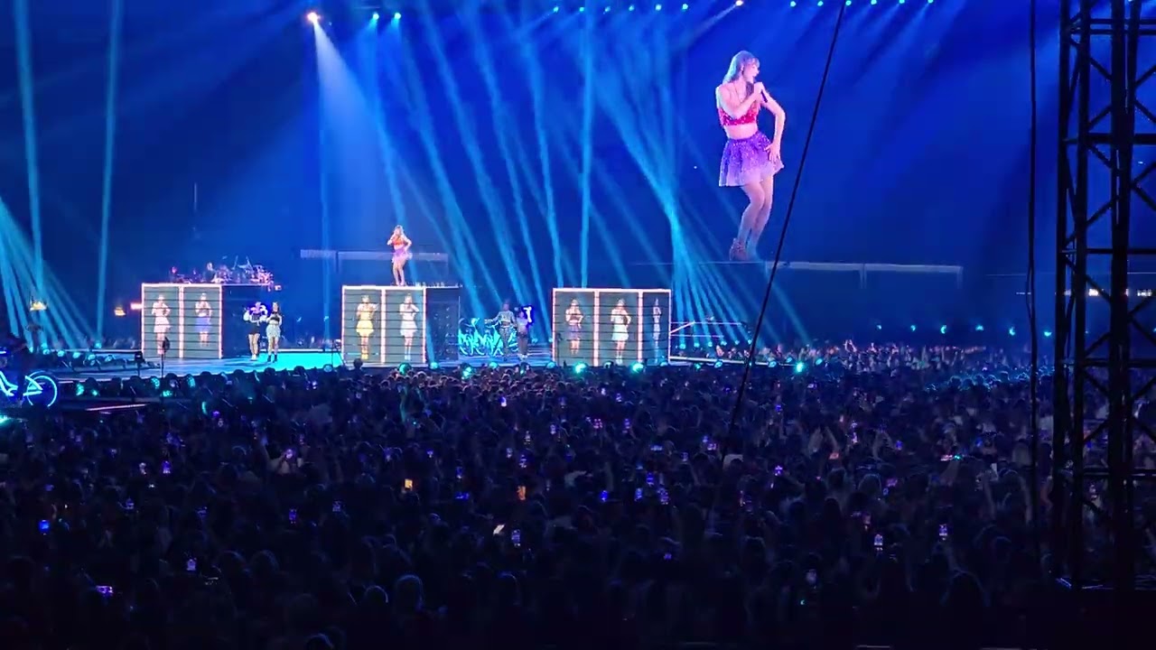 Taylor swift The Eras Tour Paris N2- Blank Space #paris paris #ladefense