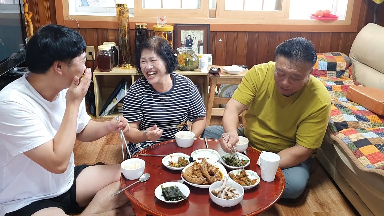 추석맞이 갈비찜, 고추무침, 더덕구이 같이 먹어요! Korean braisedpork rib, Seasoned red pepper, Grilled deodeok Eating