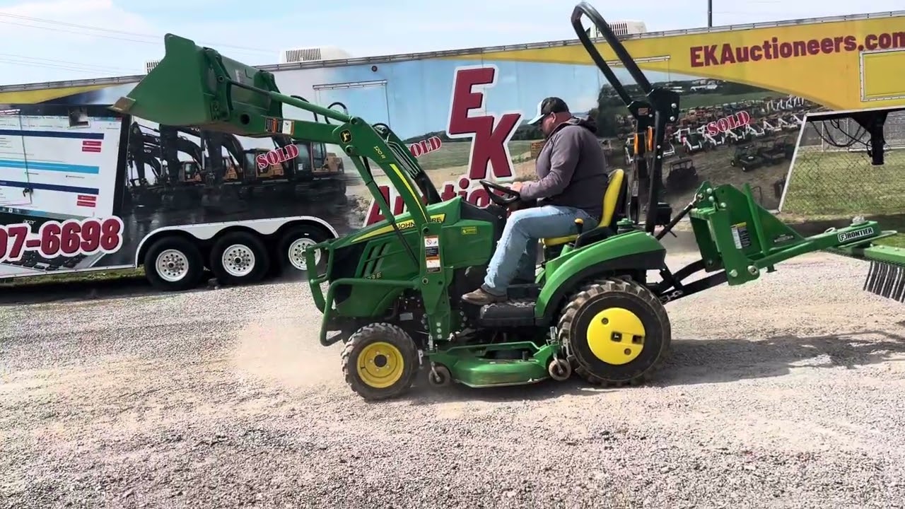 Lot 271 JOHN DEERE 1023E W/ JOHN DEERE 120R LOADER