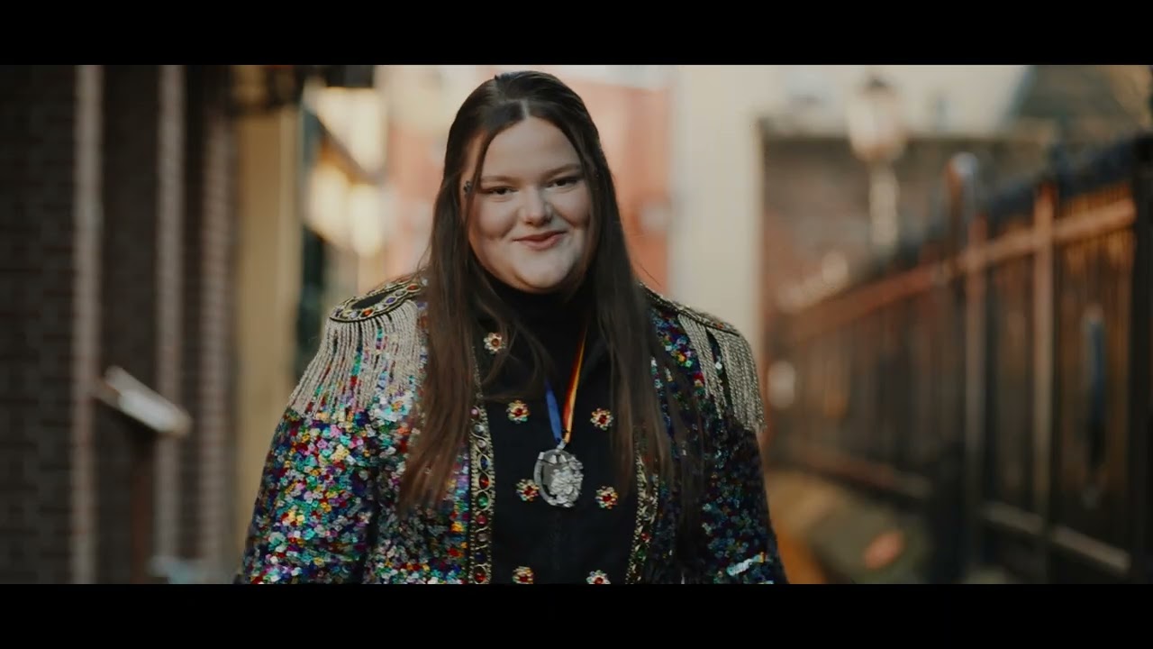 VIDEOCLIP Vastelaovend blieve weej viere   Christel van Rijn Merieke Doesborg