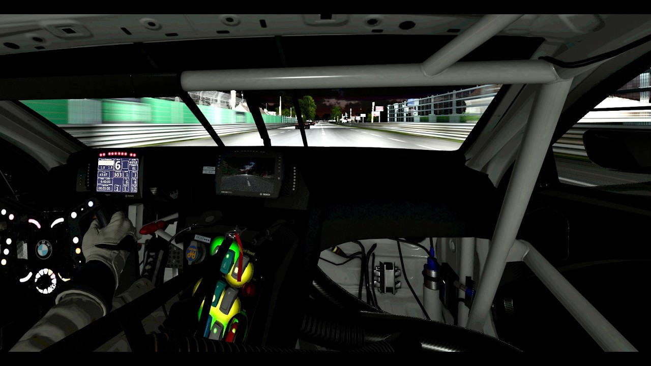 BmwM8 İracing İntense Close Racing