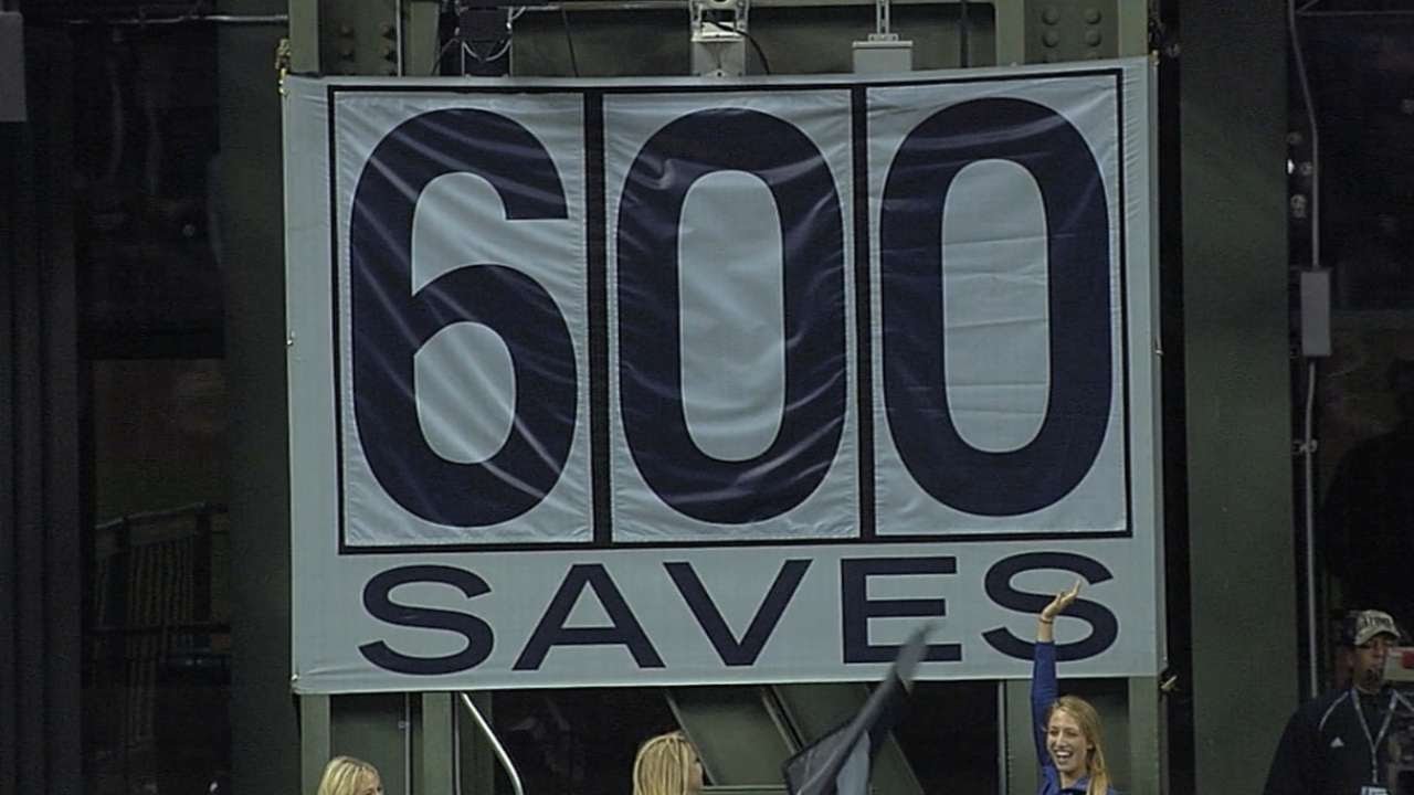 Trevor Hoffman notches career save No. 600