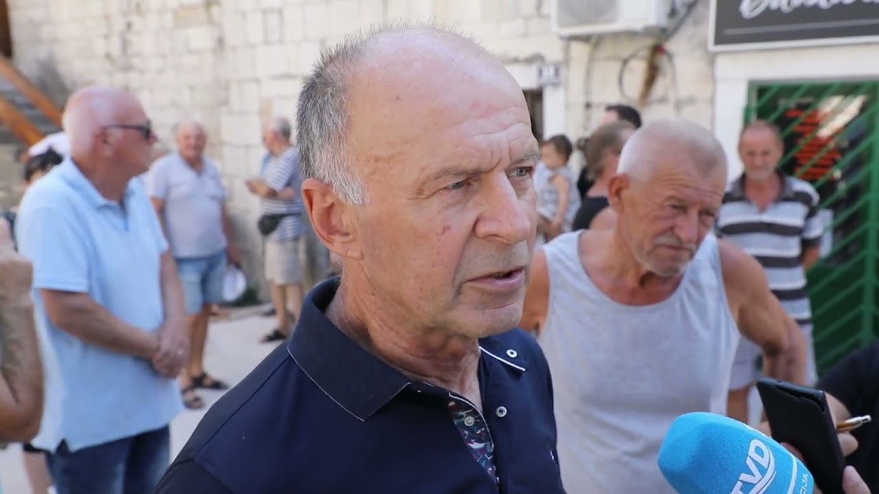 Prosvjed stanovnika centra Kaštel Starog protiv betoniranja trga i okolnih ulica