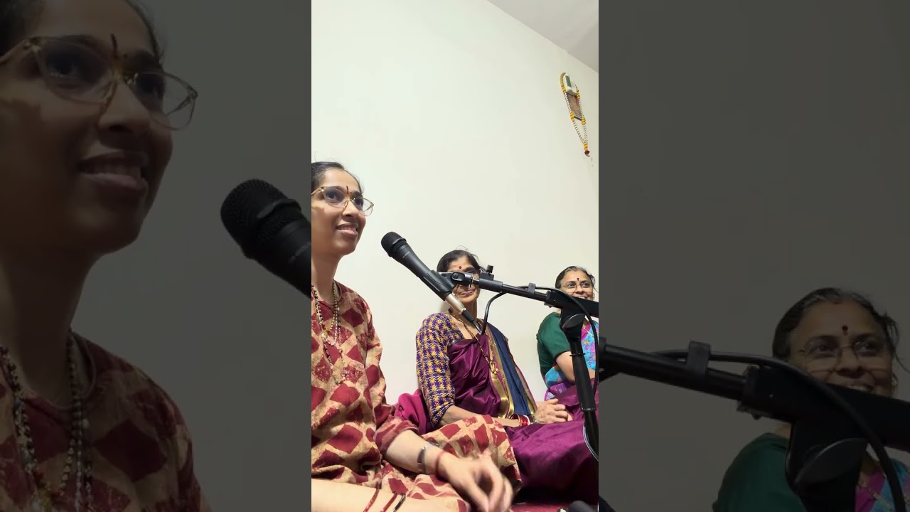 Durga Bhajan : Devi bhajo Durga 