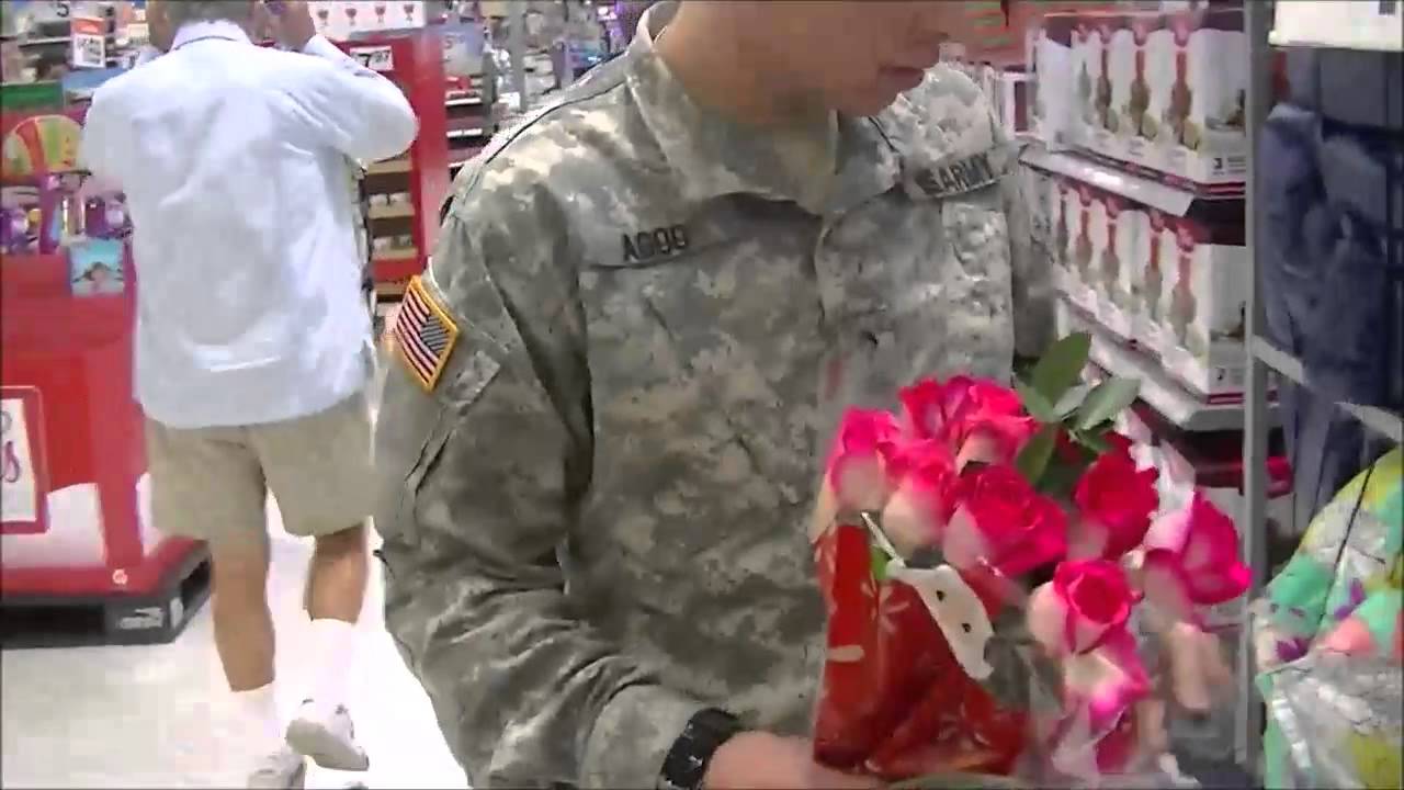 Soldier Surprises Mom (Coming Home)