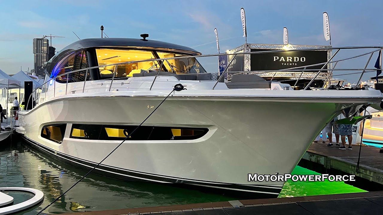 Riviera 585 SUV 2024 Yacht Tour