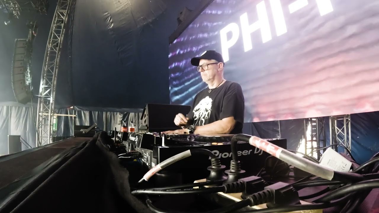 Dreambeats 2025 - Phi-Phi - Retro Stage