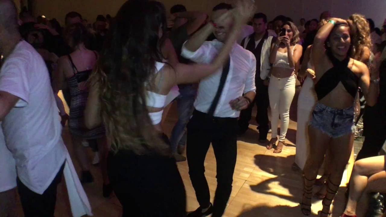 ıllıllı Mike & Desirée ıllıllı