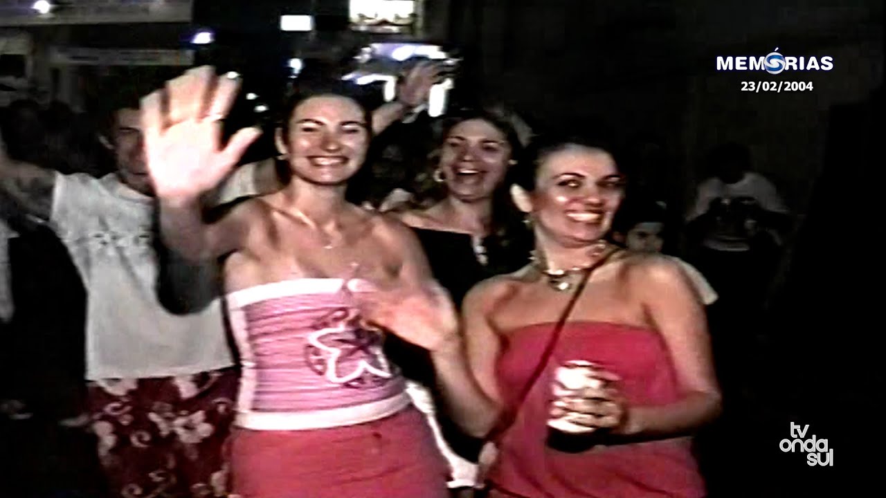 Chuva dá uma trégua e foliões vão à rua