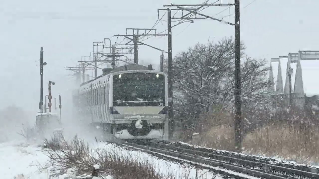 E531系3000番台K552編成が下館駅〜新治駅間を通過するシーン