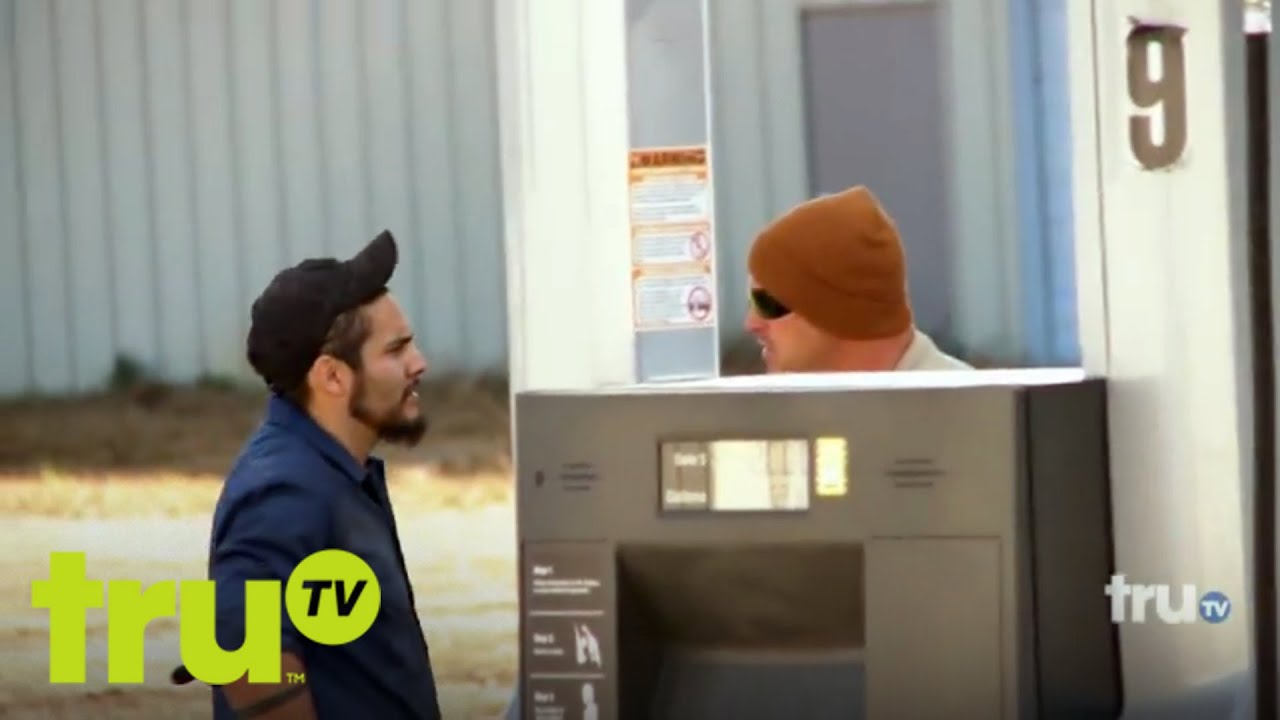 Lizard Lick Towing - Repo Man Stares Down Death