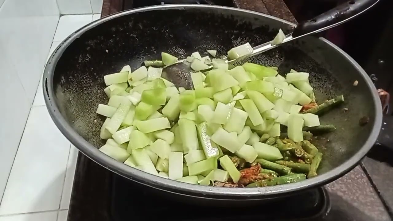 Sayur lodeh labu Siam dan kacang panjang 