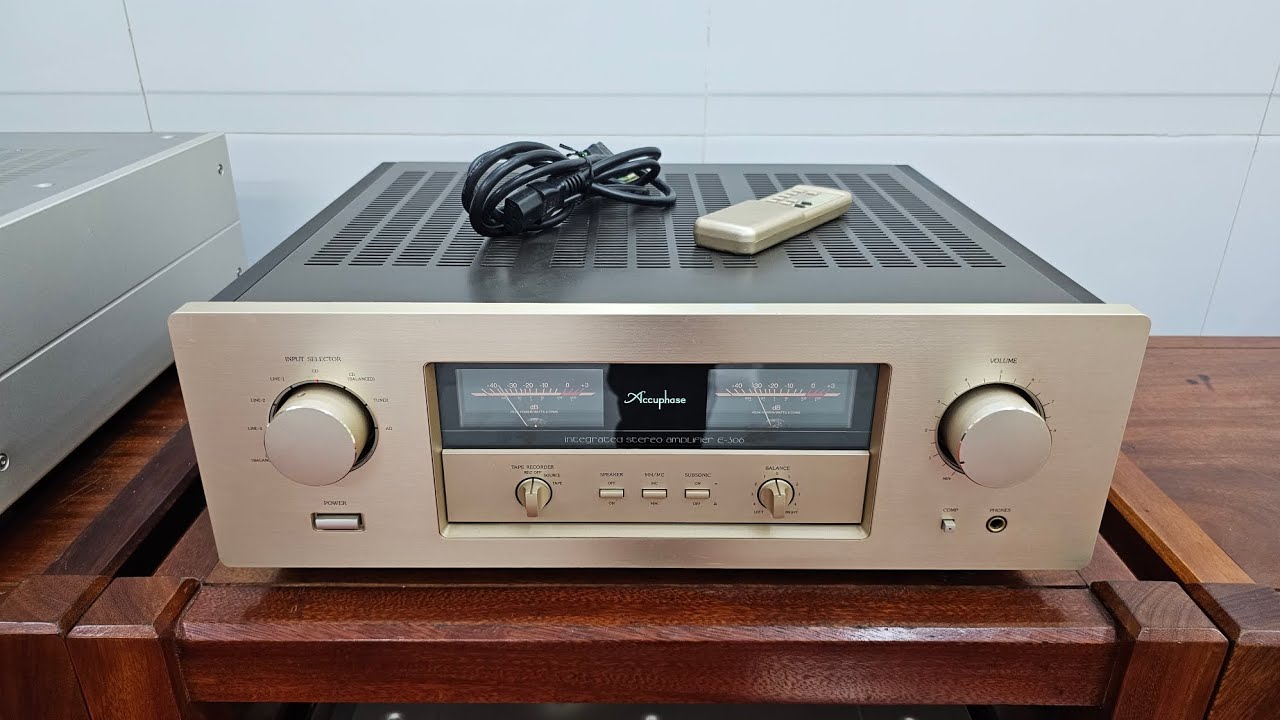Accuphase E-306 - 1 trong những mẫu máy giá mềm đáng chơi của hãng [Nguyễn Bách audio - 0932005022]