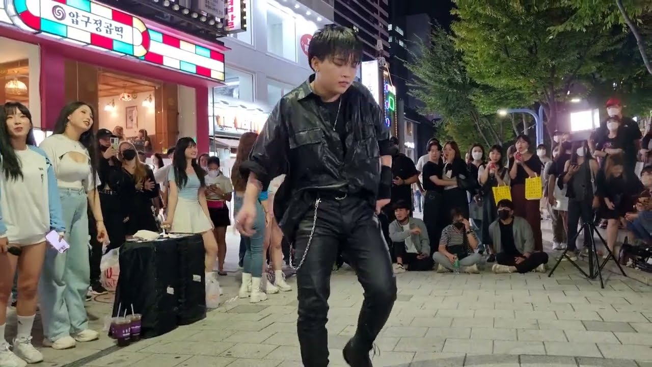 SATURDAY. DIANA: HYUNJIN. DYNAMIC SUPERB PERFORMANCE. HONGDAE. [HALA HALA]