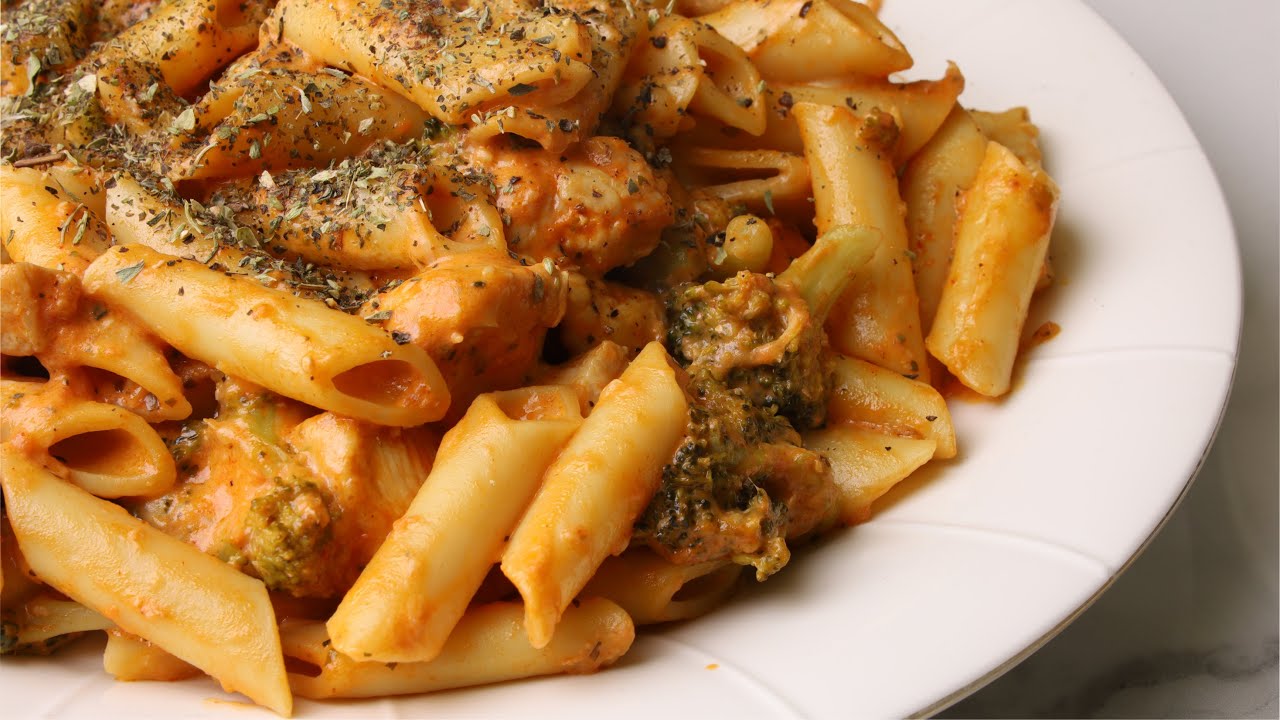 باستا بالدجاج والبروكلي بالصوص الوردي  || pink sauce pasta