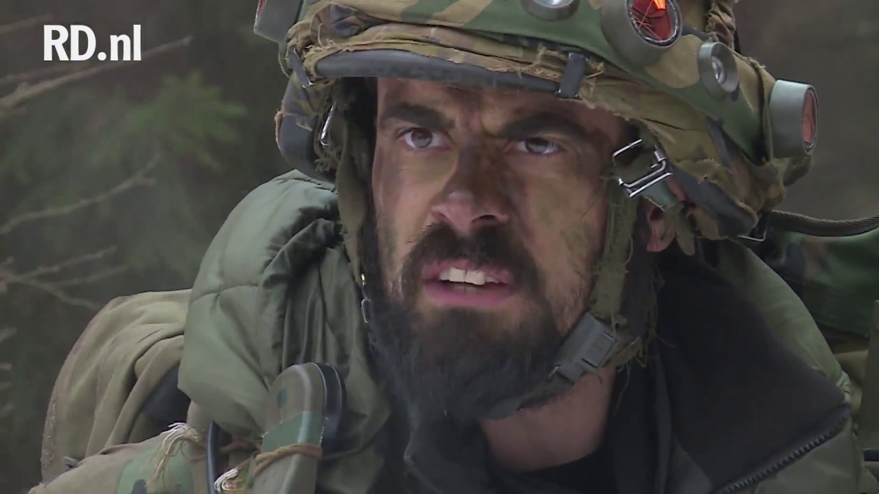 Kanonnen bulderen tijdens legeroefening Bison Drawsko