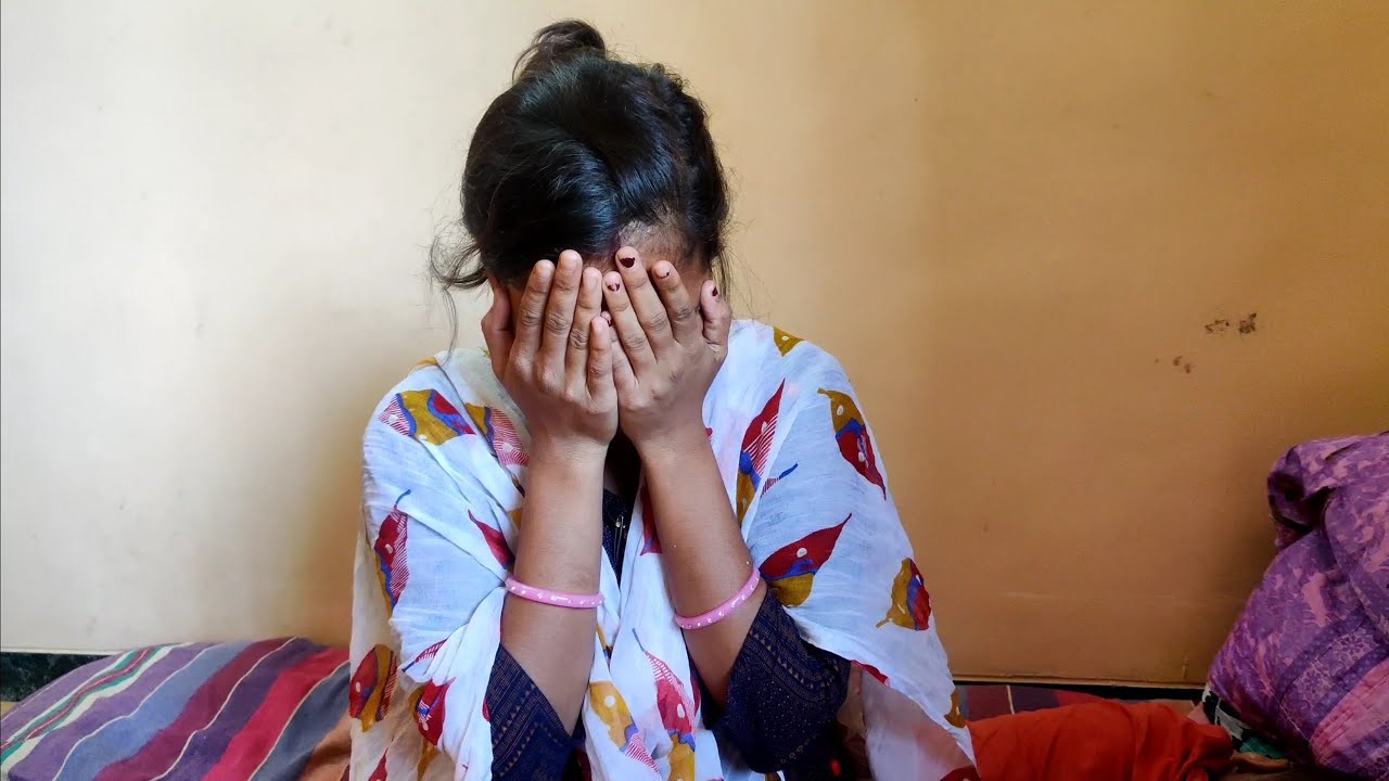 पूजा लागली रडायला