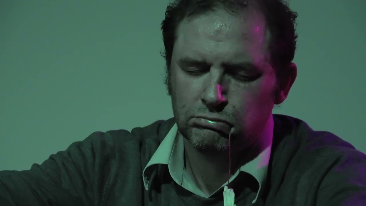 Aaron Dilloway aux Instants Chavirés - 16/11/2025. extrait