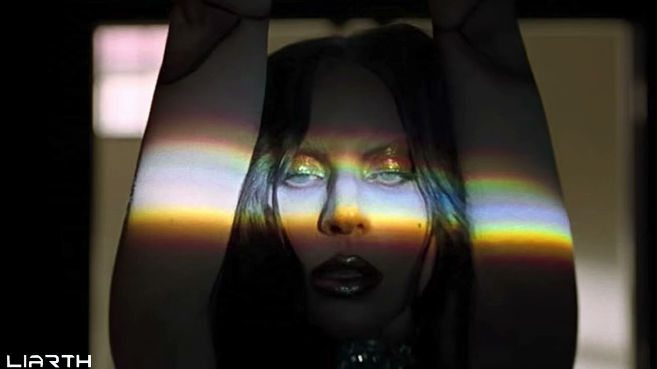 Abracadabra - Lady Gaga (Music Video Version + SNL Studio Version)
