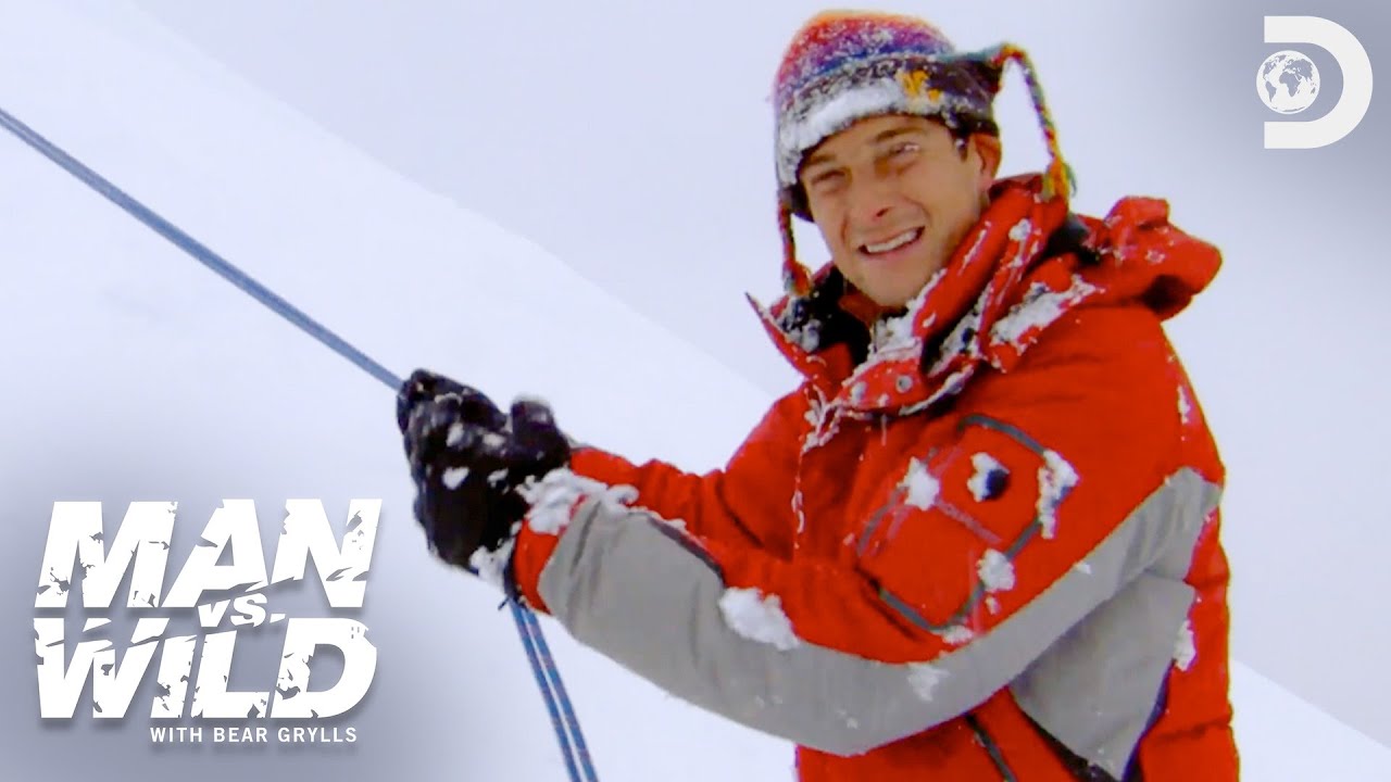 Surviving Frigid Conditions 🥶| Man vs. Wild | Discovery