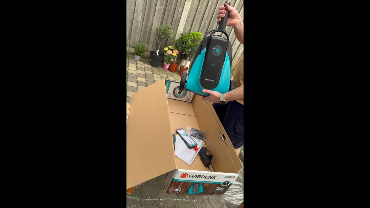 Unboxing Gardena HandyMower