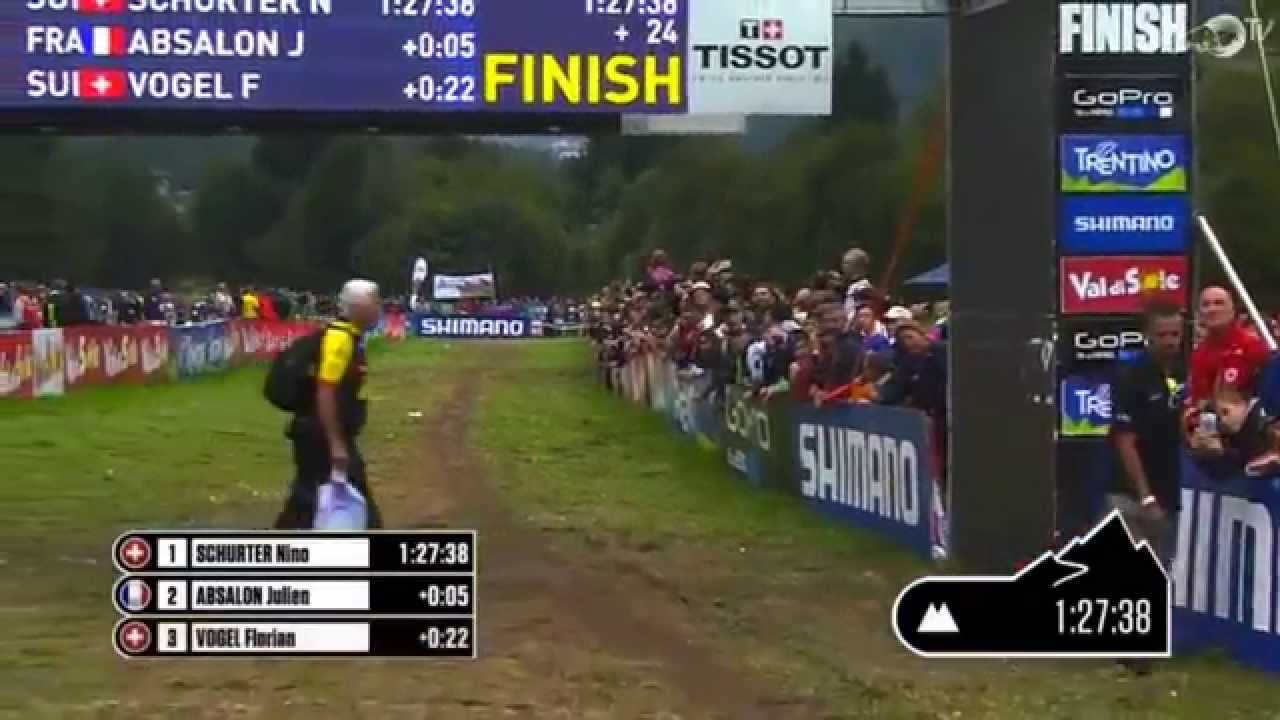 Nino Schurter Attacks Julien absalon to win the triple and world cup lead