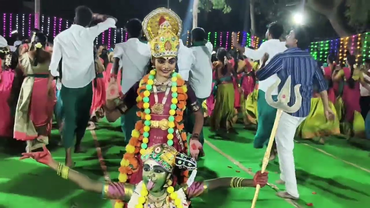 ஆத்தா கருமாரி கண் பாத்தா போதும்#trendingvideo #vallikummi 