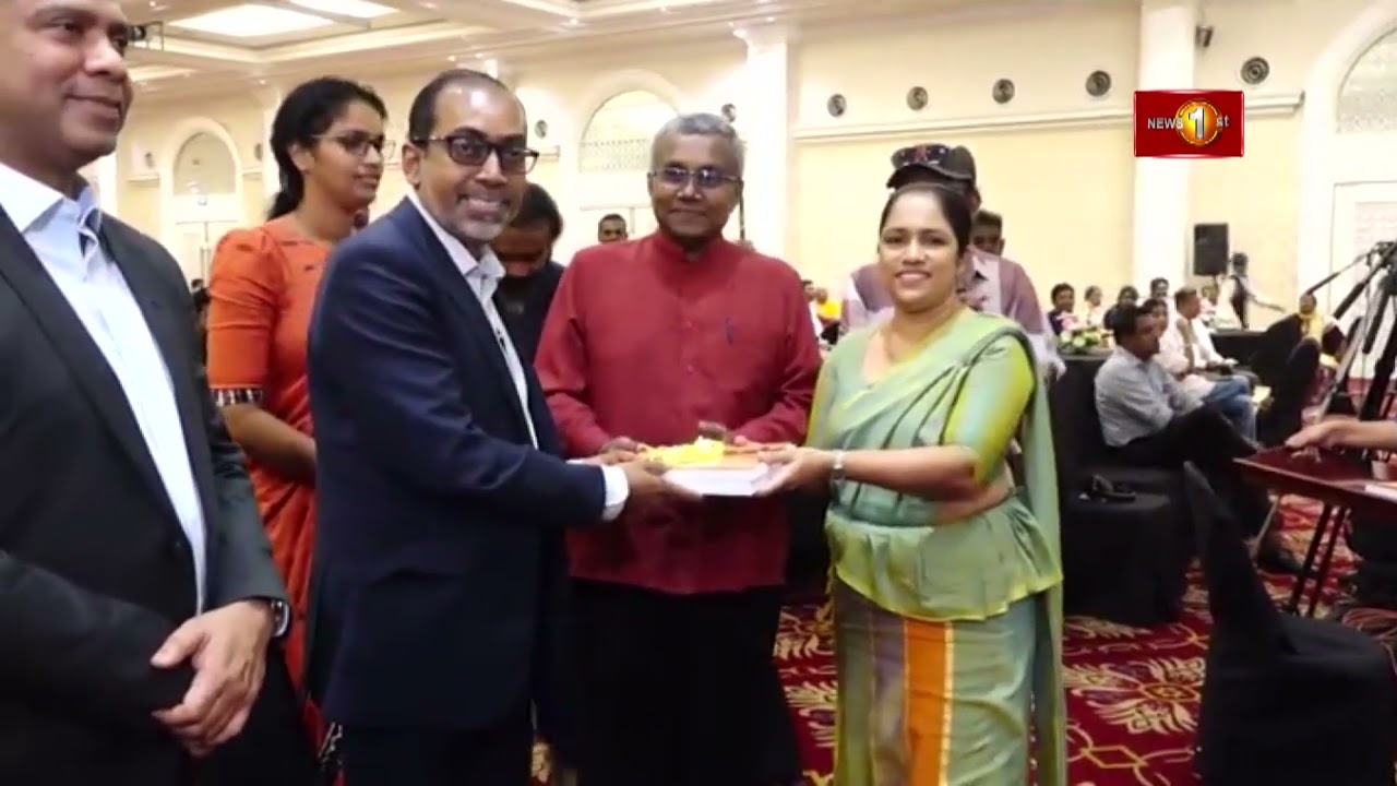 இலங்கையில் வானொலி தொடர்பின் நூற்றாண்டு விழா அலரி மாளிகையில் நடைபெற்றது.