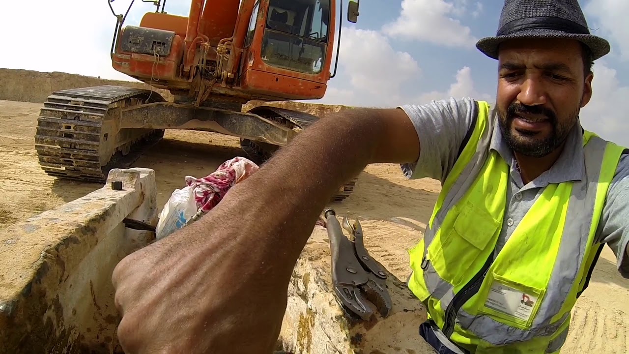 تعبئة غاز النيتروجين لشاكوش الحفاره Filling nitrogen gas and changing the gas dish for drilling rigs
