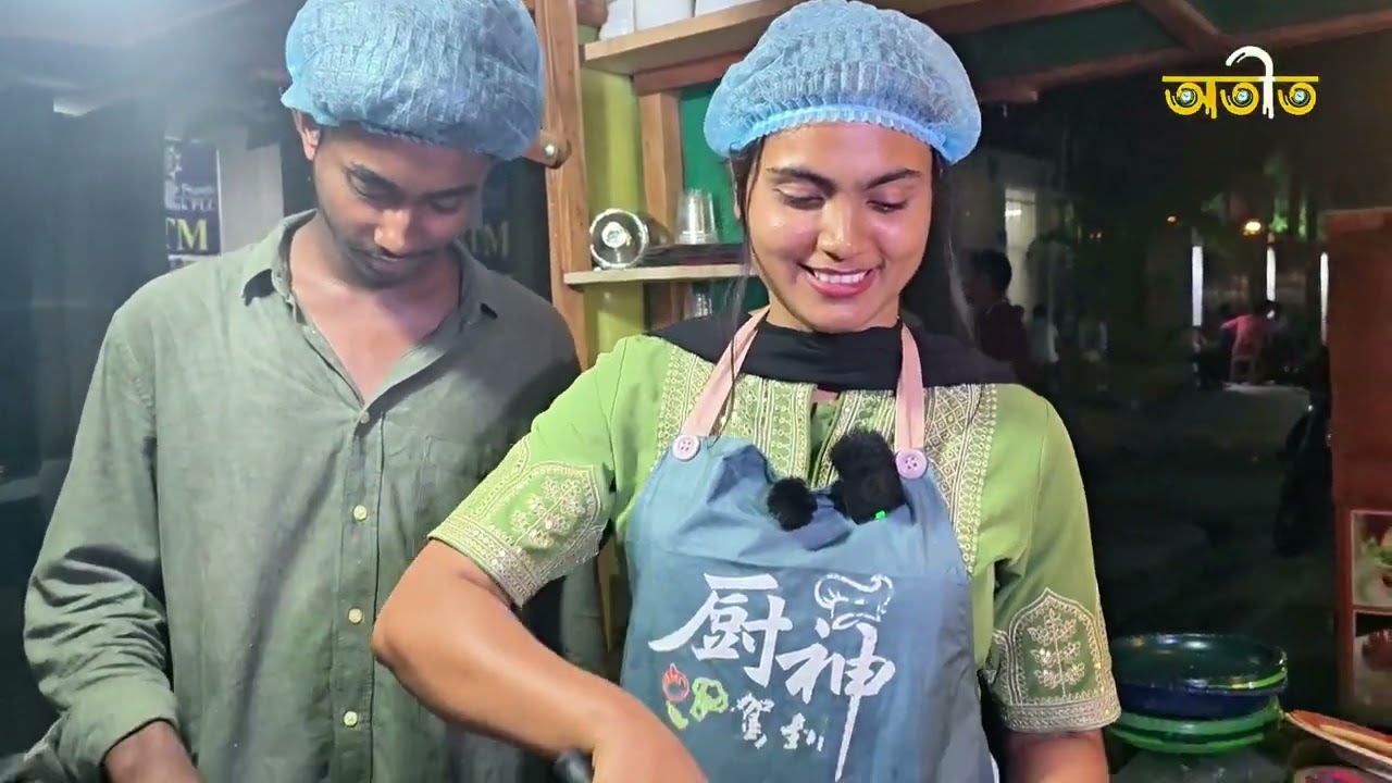 হাঁসের মাংসের পর এবার আসমার দোকানে পাওয়া যাবে মজাদার কাঁকড়া ভূনা