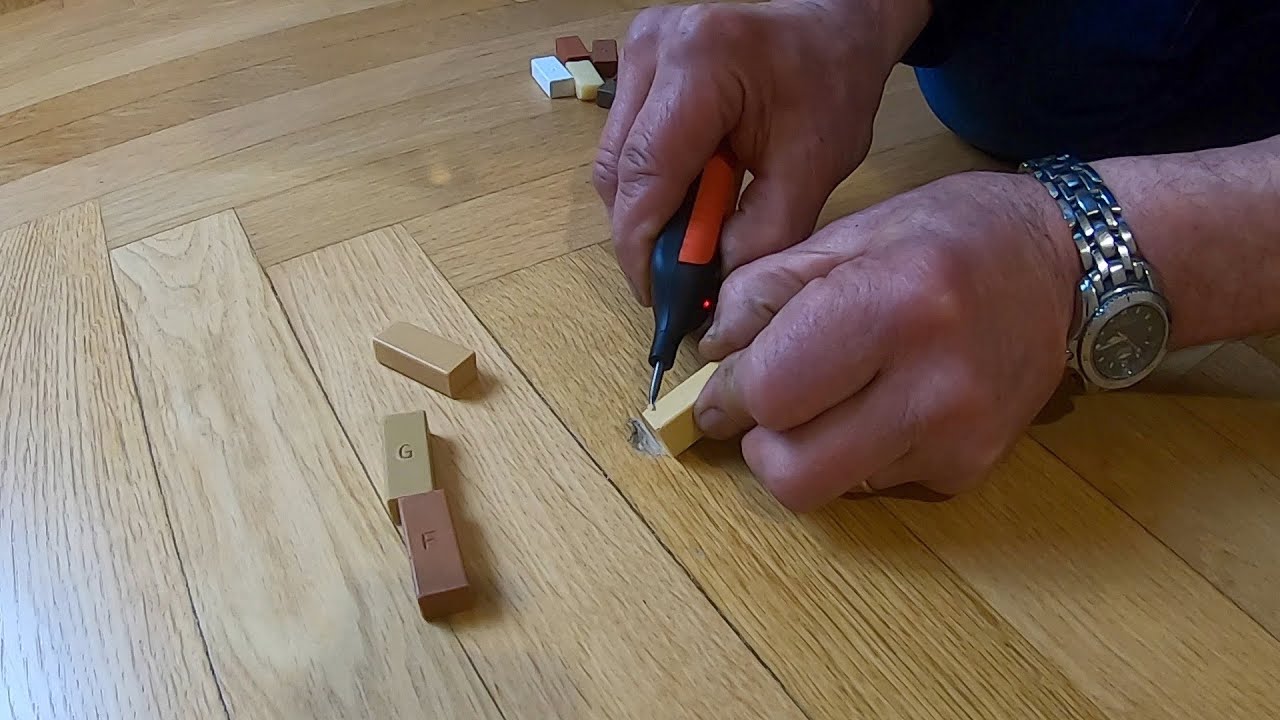 réparer un trou dans le parquet en bois