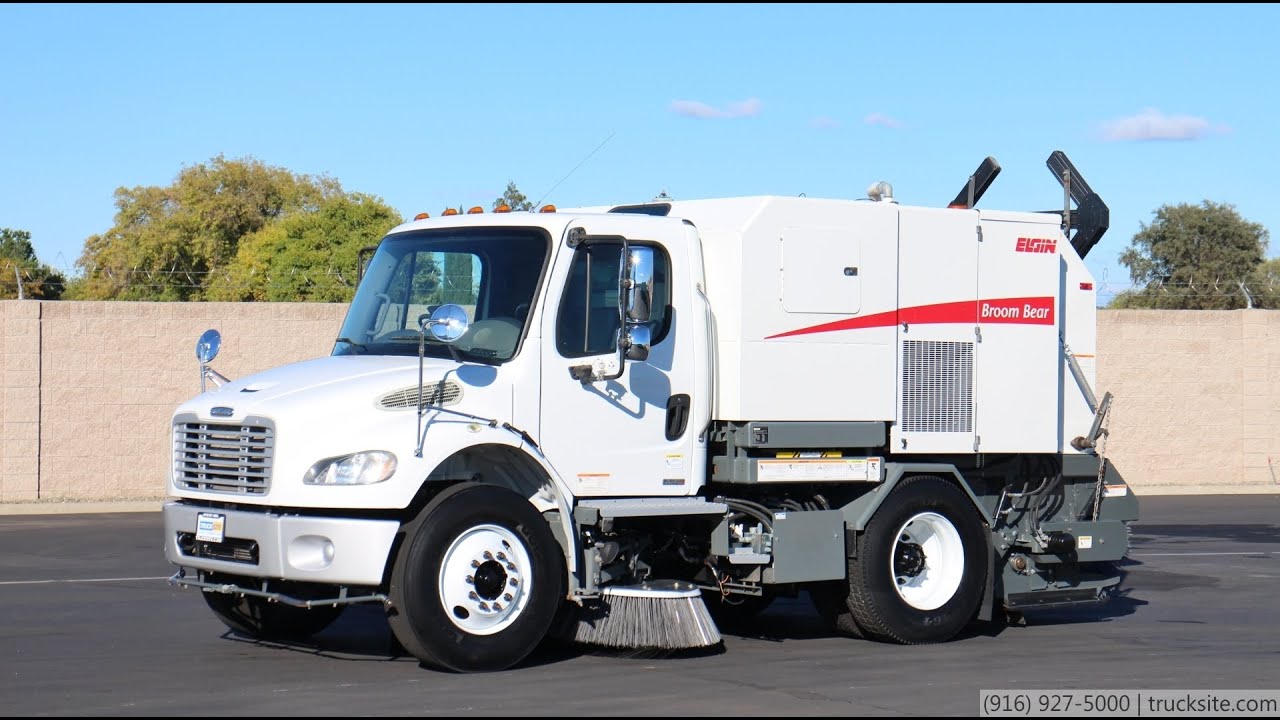2007 Freightliner Elgin Broom Bear Street Sweeper