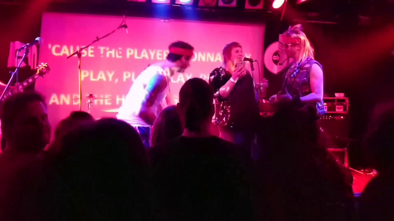 Karaoke Bash @Weekender - Taylor Swift/Turbobier